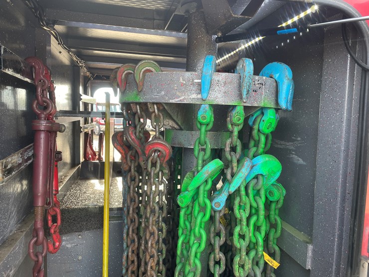 #3822-•-2019-peterbilt-heavy-rotator-truck-(has-mn-title-in-delay,-may-take-6-8-weeks)-image-86