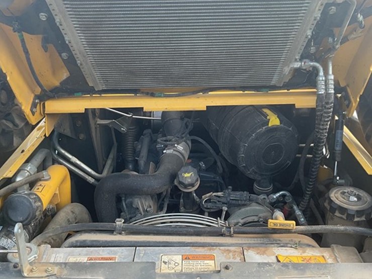 2012-new-holland-l225-image-11