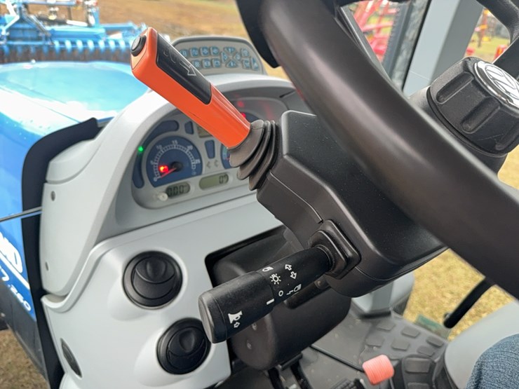 new-holland-t7.260-image-108