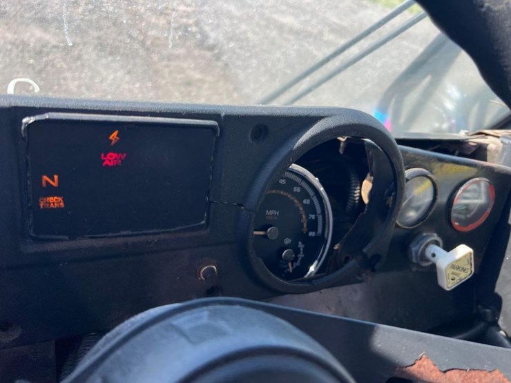 2015-mack-leu633-image-37