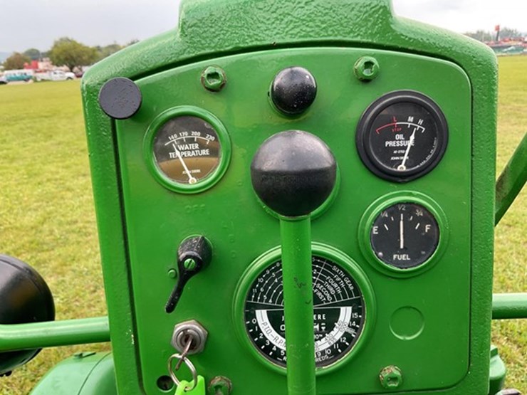 1957-john-deere-520-image-14