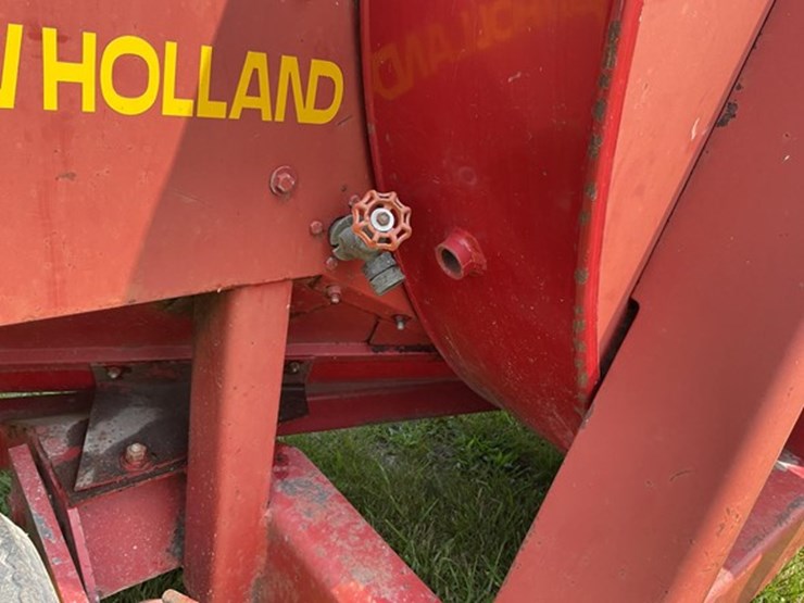 2002-new-holland-f62b-image-13