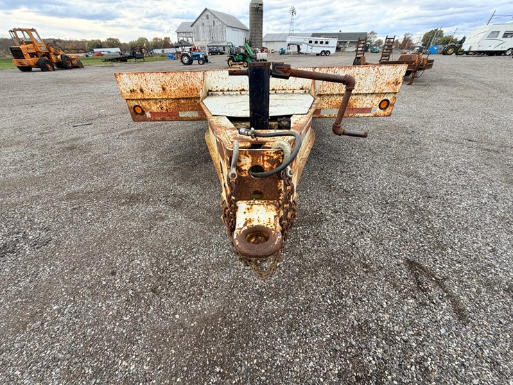 #2201-•-1989-international-equipment-trailer-image-6