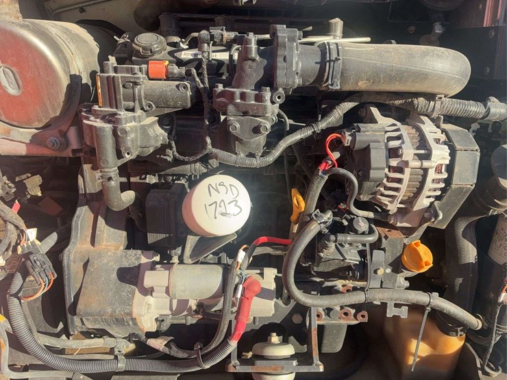 2021-bobcat-s590-image-15