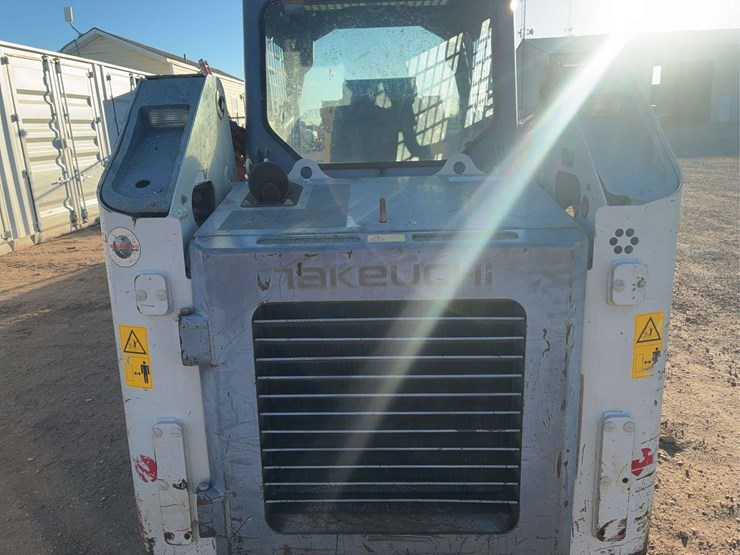 2019-takeuchi-tl8-image-16