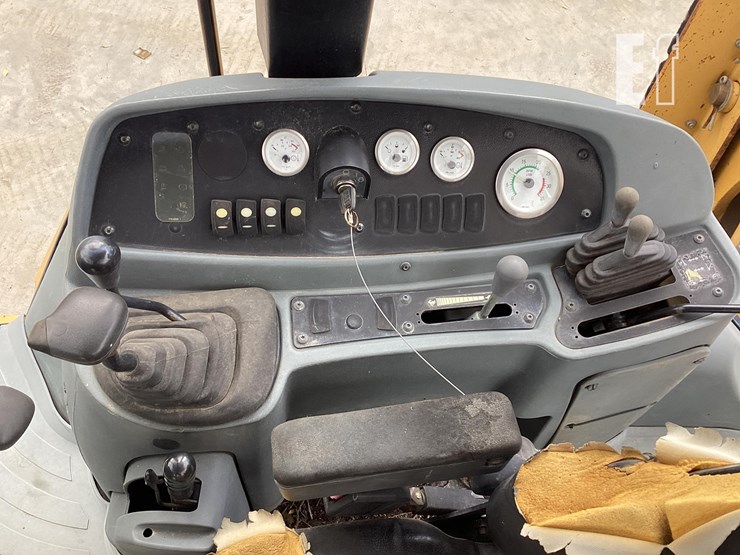 2004-caterpillar-416d-image-13