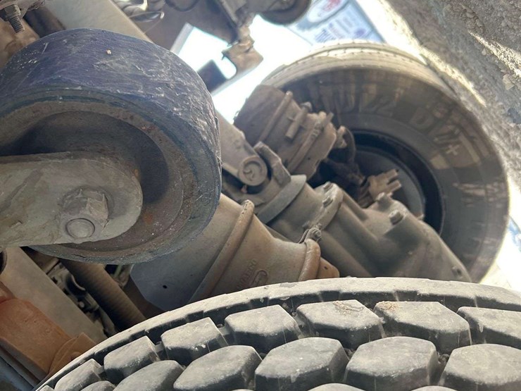 2020-freightliner-m2-106-image-29