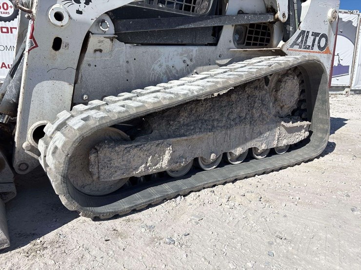 2018-bobcat-t750-image-24