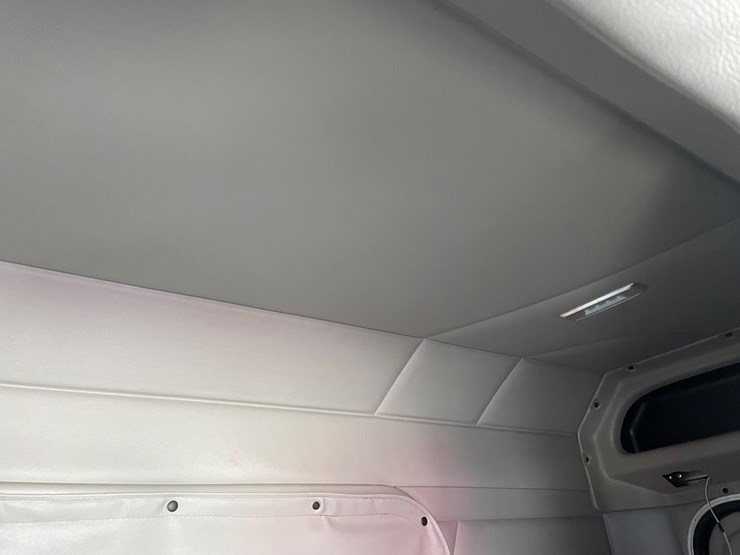 #3822-•-2019-peterbilt-heavy-rotator-truck-(has-mn-title-in-delay,-may-take-6-8-weeks)-image-49