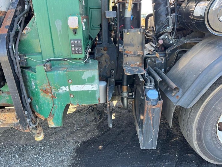 2014-mack-leu613-image-28