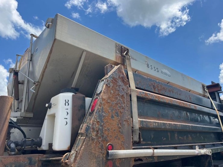 mack-granite-cv713-image-16