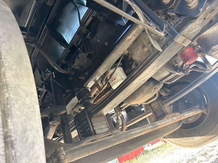 2018-isuzu-ftr-image-27