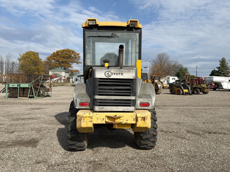 #1401-•-coyote-c14-4-compact-wheel-loader-image-4