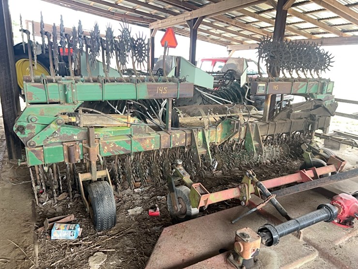 john-deere-8-image-1