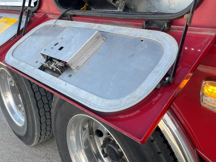 #3824-•-2019-peterbilt-heavy-rotator-(has-mn-title-in-delay,-may-take-6-8-weeks)-image-67