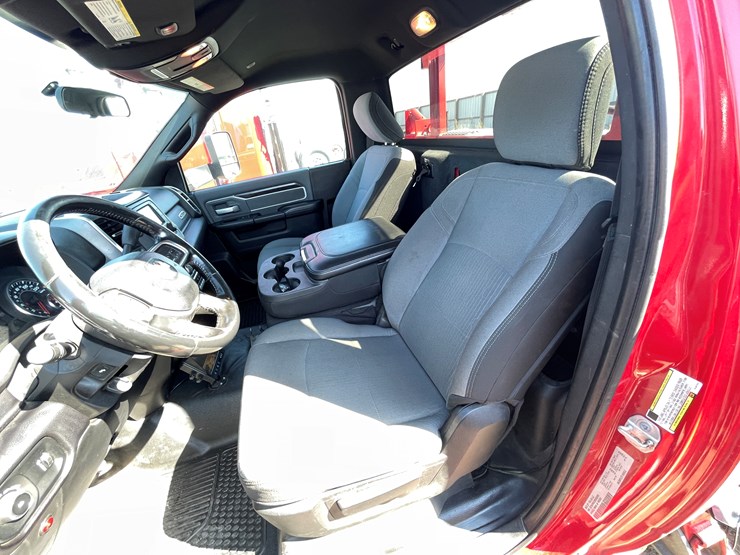 #3806-•-2021-dodge-ram-rollback-truck-(has-mn-title-in-delay,-may-take-6-8-weeks)-image-35