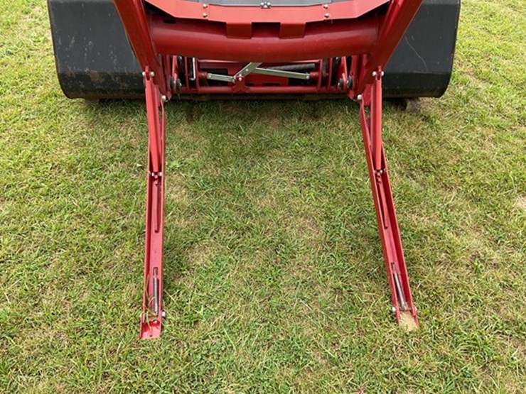 2013-case-ih-l775-image-13