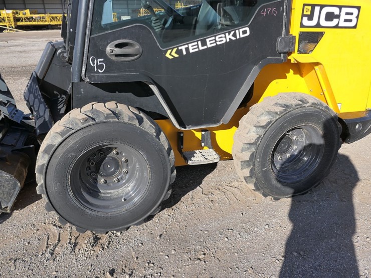 2017-jcb-3ts-8w-image-10