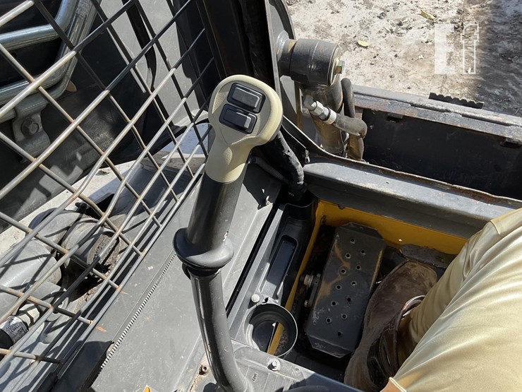 2018-new-holland-c232-image-15