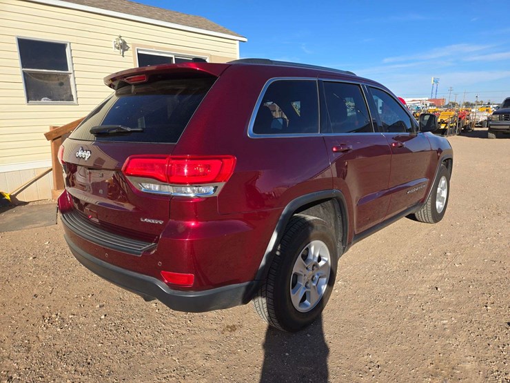 2017-jeep-grand-cherokee-laredo-image-3