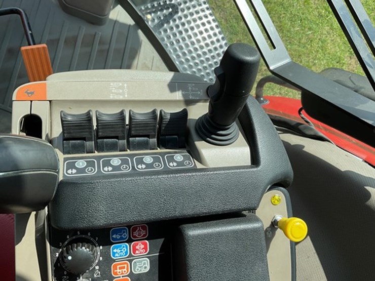 2020-case-ih-magnum-180-image-27