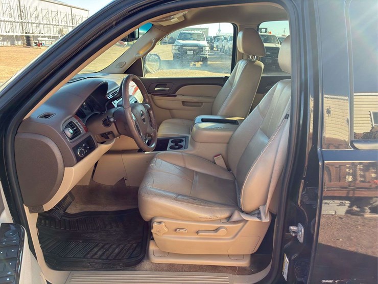 2011-gmc-yukon-xl-image-8