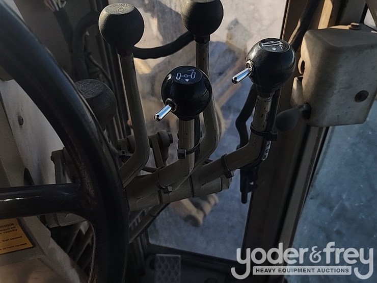 1995-deere-670b-image-30