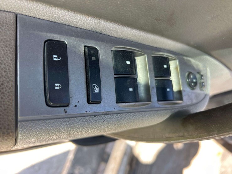 2014-chevrolet-silverado-3500-image-11