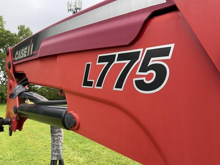 2013-case-ih-l775-image-18