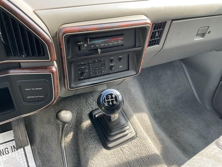 1988-ford-f250-xlt-lariat-image-13