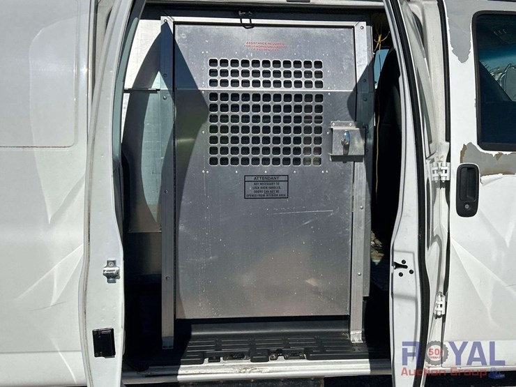 2012-gmc-3500-image-21