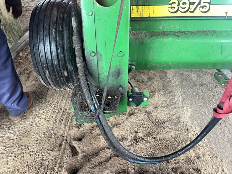 john-deere-3975-image-2