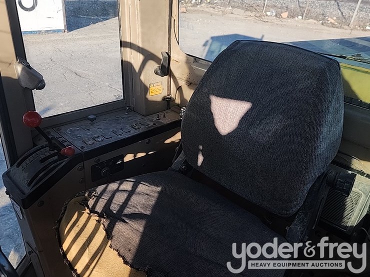 1995-deere-670b-image-28