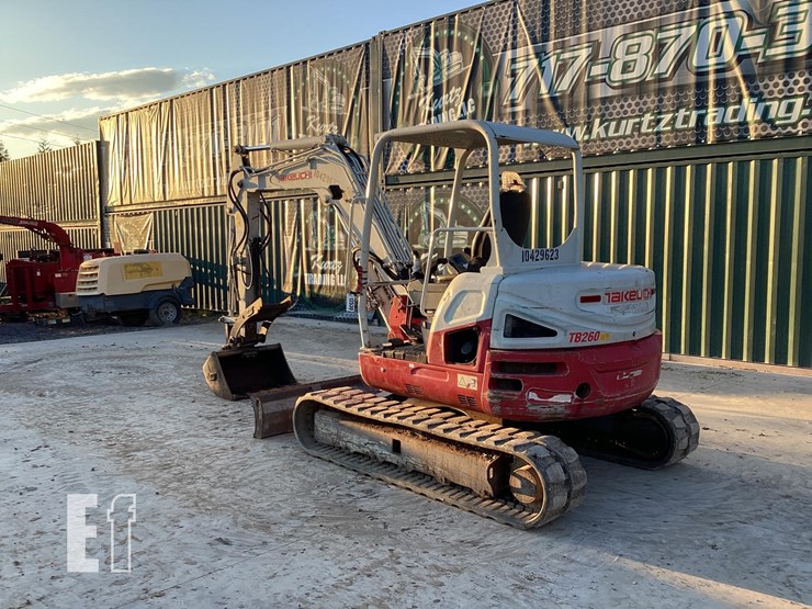 2015-takeuchi-tb260-image-2