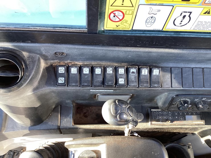 2019-takeuchi-tb290-image-18