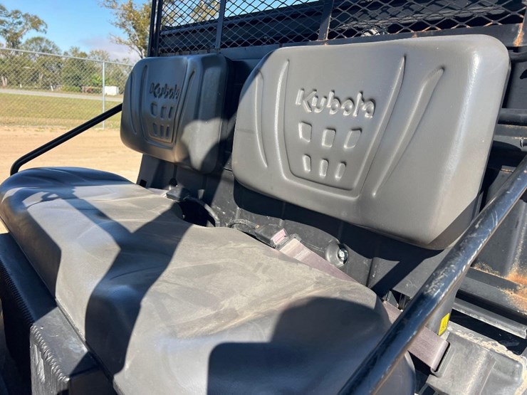 2019-kubota-rtvx1140-image-18