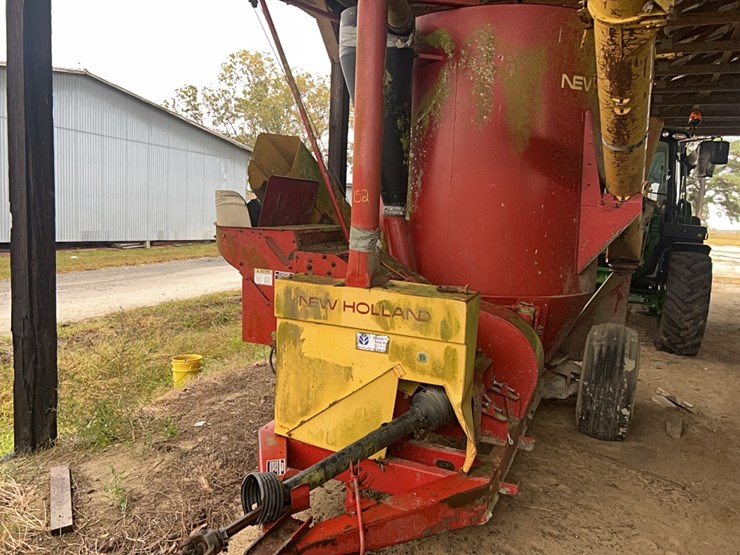 new-holland-358-image-2