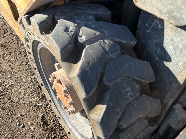 #1353-•-yale-gtc080-forklift-image-9