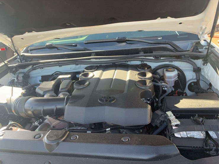 2016-toyota-4-runner-image-34