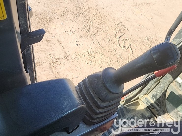 2017-kubota-kx033-4-image-28