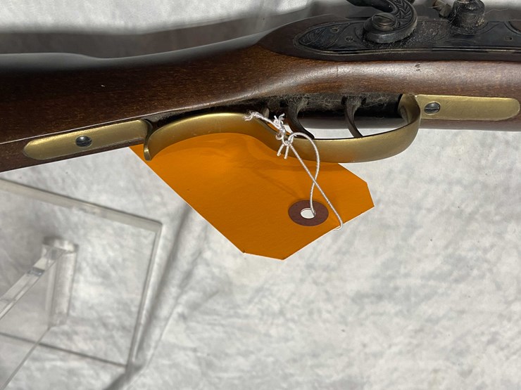 #8070-•-traditions-,-.50-cal.-muzzleloader,-sn:-202082,-(neenah,-wi)-image-34