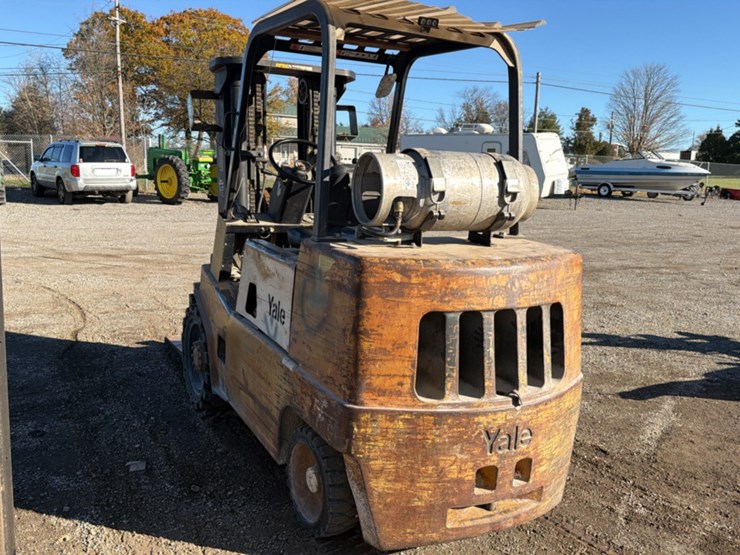 #1353-•-yale-gtc080-forklift-image-3