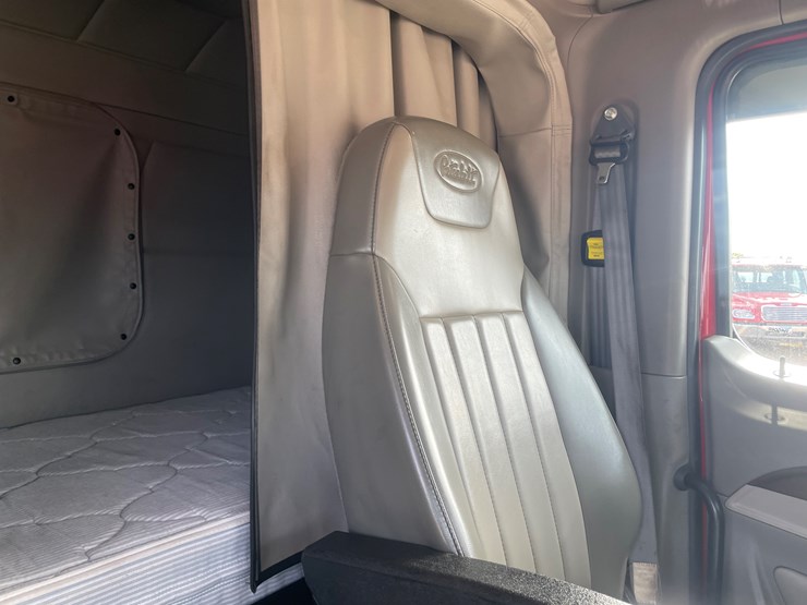 #3822-•-2019-peterbilt-heavy-rotator-truck-(has-mn-title-in-delay,-may-take-6-8-weeks)-image-45