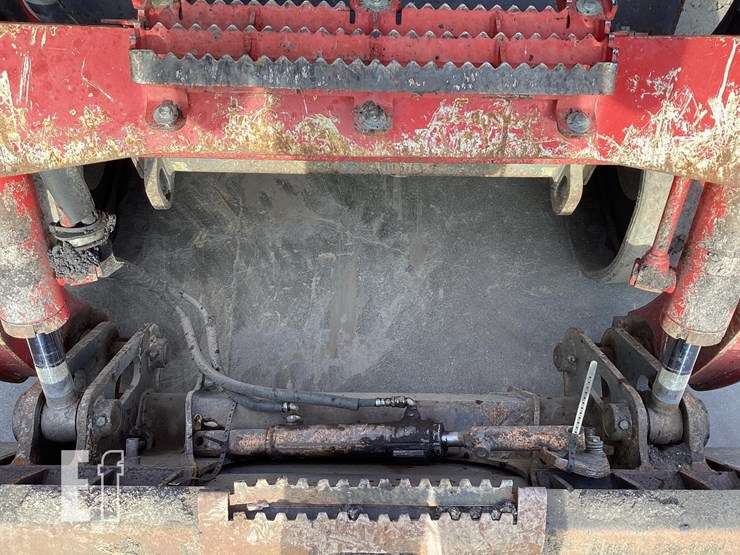 2021-takeuchi-tl12v2-image-10