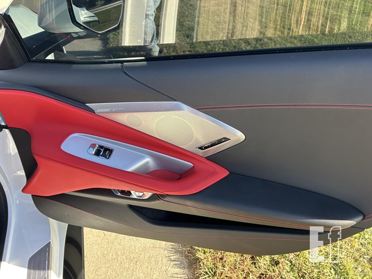 2021-chevrolet-corvette-image-47