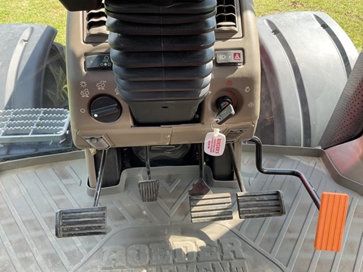 2020-case-ih-magnum-180-image-33