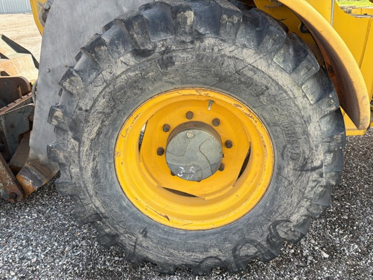 #1401-•-coyote-c14-4-compact-wheel-loader-image-27
