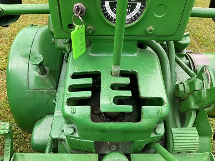 1957-john-deere-520-image-11