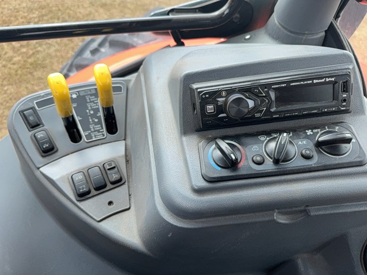 kubota-m7-172-premium-image-81