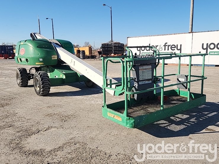 2014-jlg-400s-image-3